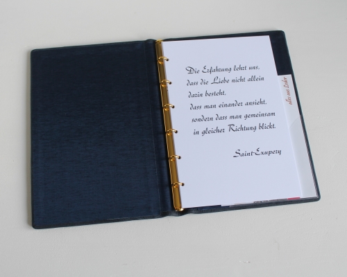 Stammbuch "Goldene Lebensbaum" aus blauem Büffelleder